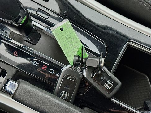 Used 2017 Honda Accord Touring image 25