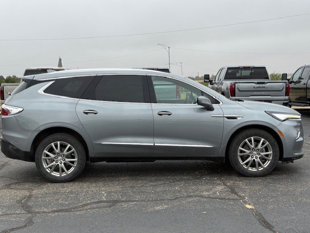 Used 2023 Buick Enclave Essence w/ Experience Buick Package FWD image 7