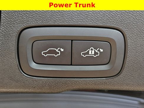 Used 2022 Volvo XC60 B5 Inscription w/ Advanced Package image 35