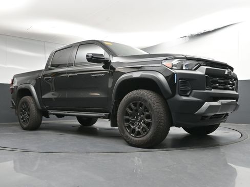 Used 2024 Chevrolet Colorado Trail Boss w/ Technology Package image 24