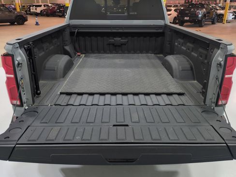 Used 2025 Chevrolet Silverado 2500 ZR2 w/ Technology Package AWD/4WD image 15