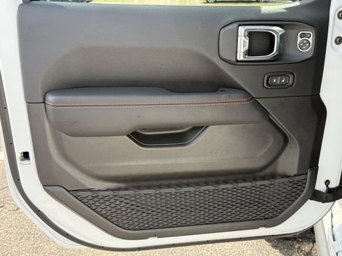 Used 2025 Jeep Wrangler Unlimited Rubicon image 10