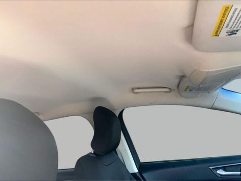 Used 2016 Ford Edge SE FWD image 14