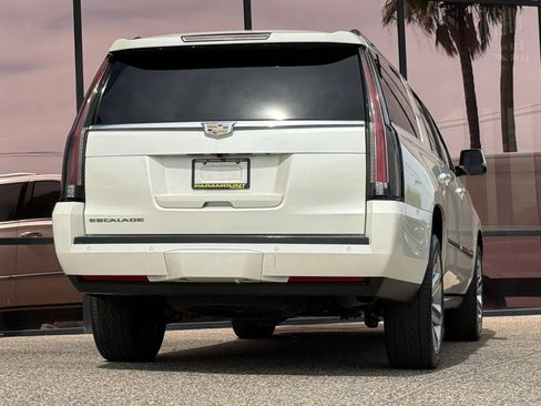 Used 2015 Cadillac Escalade ESV Premium AWD/4WD image 12