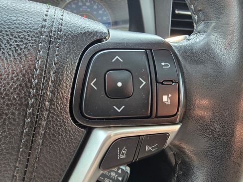 Used 2020 Toyota Sienna XLE Premium AWD/4WD image 9