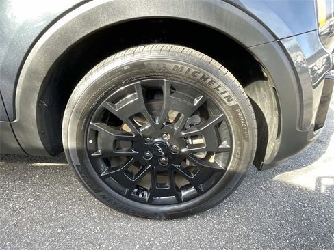 Used 2022 Kia Telluride SX w/ SX Prestige Package image 6