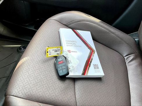 Certified 2024 Toyota Sienna Platinum AWD/4WD image 14
