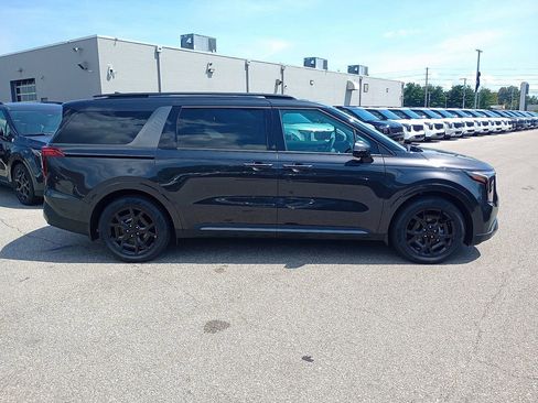 New 2026 Kia Carnival SX w/ SX Dark Edition Package image 2