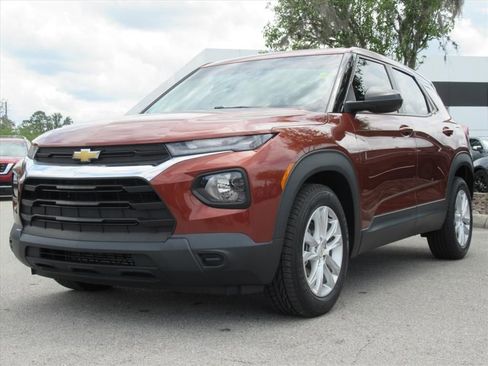 Used 2021 Chevrolet TrailBlazer LS FWD image 3