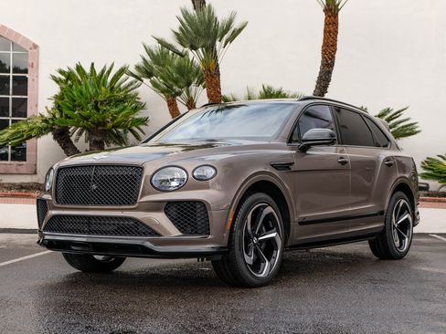 Used 2022 Bentley Bentayga image 13