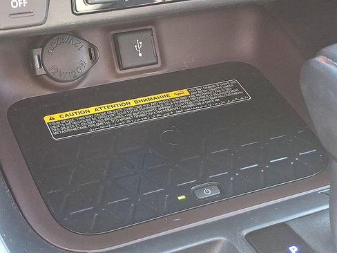 Used 2021 Toyota RAV4 Limited image 20