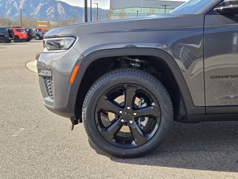 New 2026 Jeep Grand Cherokee Limited w/ Limited Altitude Package AWD/4WD image 6