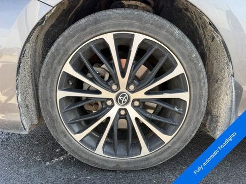 Used 2020 Toyota Camry SE FWD image 9