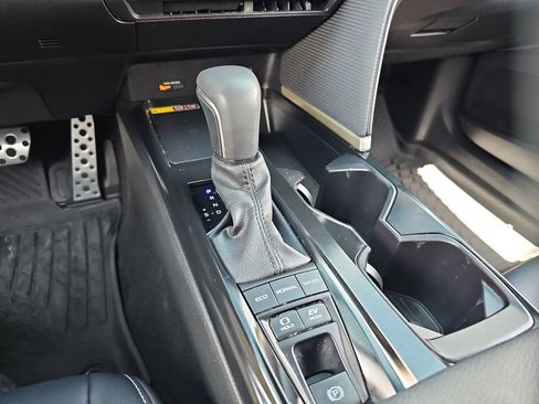 Certified 2025 Toyota Camry SE FWD image 15