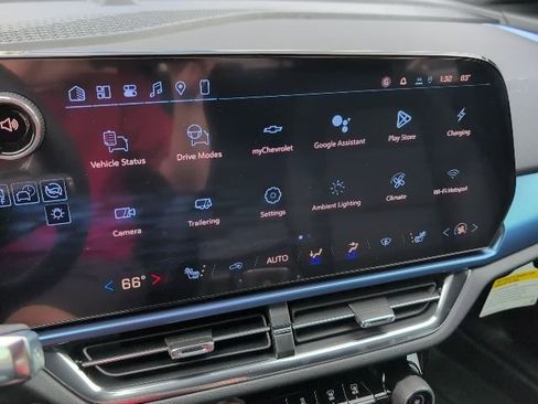 New 2026 Chevrolet Equinox EV LT AWD/4WD image 21