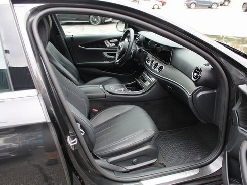 Certified 2022 Mercedes-Benz E 350 4MATIC Sedan image 10