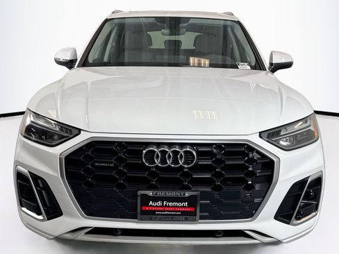 Used 2022 Audi Q5 2.0T Premium w/ Convenience Package AWD/4WD image 2