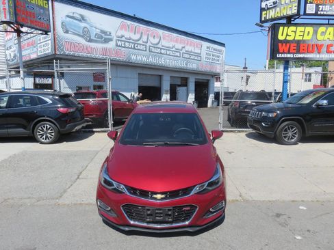 Used 2017 Chevrolet Cruze LT w/ Sun And Sound Package FWD image 6