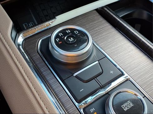 Used 2024 Ford Expedition Max Limited image 11