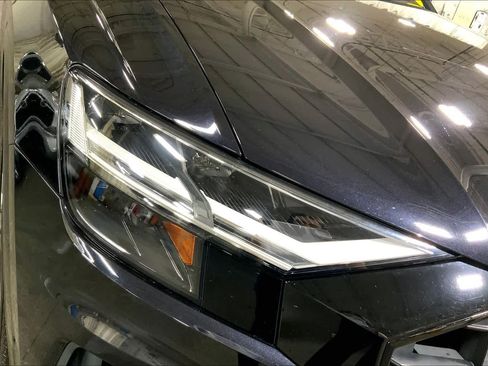 Used 2021 Audi Q8 Premium w/ Black Optic Package image 27