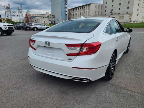 Used 2022 Honda Accord Touring image 8
