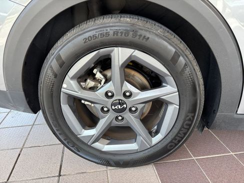 Used 2025 Kia K4 FWD image 29