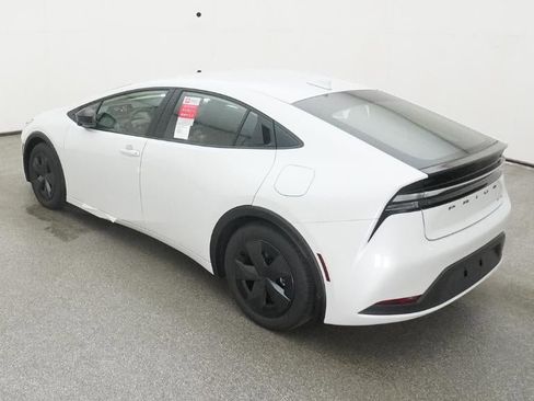 New 2025 Toyota Prius Plug-In Hybrid FWD image 5