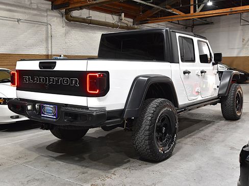 Used 2021 Jeep Gladiator Rubicon image 12