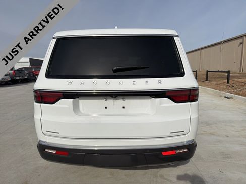 Used 2022 Jeep Wagoneer Series III w/ Convenience Group I image 6