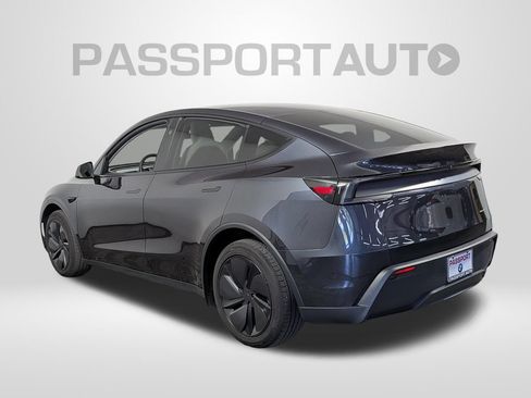 Used 2026 Tesla Model Y Long Range AWD/4WD image 3