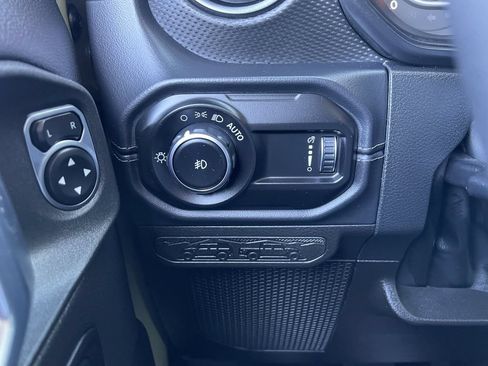 New 2026 Jeep Wrangler Unlimited Rubicon AWD/4WD image 38