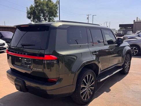 Used 2024 Lexus GX 550 w/ Accessory Package (2T) AWD/4WD image 8