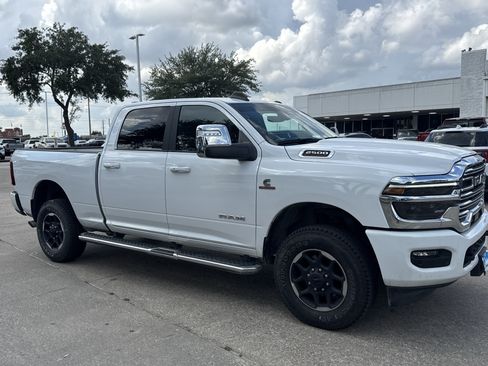 Used 2025 RAM 2500 Laramie AWD/4WD image 12