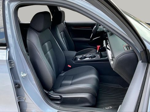 Used 2024 Honda Civic Sport image 9