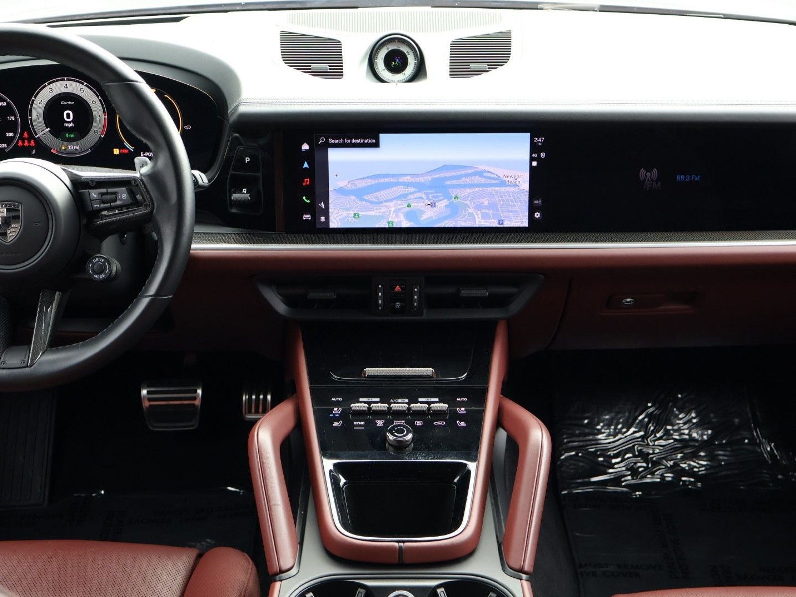 Certified 2025 Porsche Cayenne Turbo AWD/4WD image 20