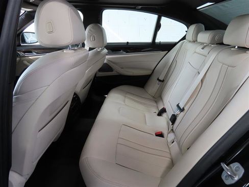 Used 2021 BMW 540i w/ Executive Package image 34