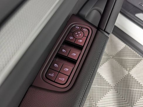 New 2026 Porsche Cayenne AWD/4WD image 27