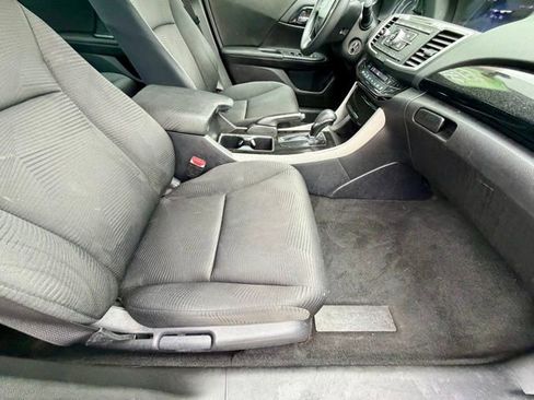 Used 2017 Honda Accord LX image 17