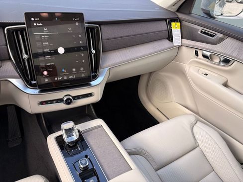 New 2026 Volvo XC90 B6 Ultra w/ Protection Package AWD/4WD image 23