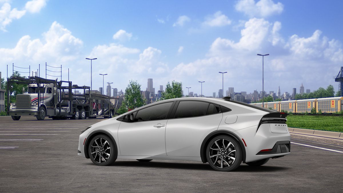 New 2027 Toyota Prius Plug-In Hybrid FWD image 7