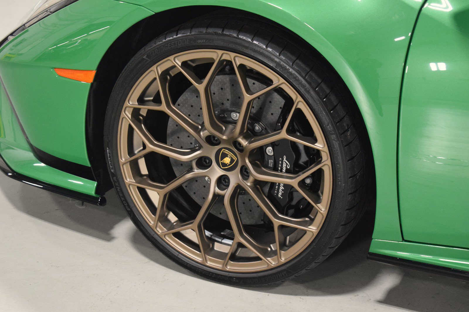 Used 2023 Lamborghini Huracan Tecnica RWD image 10