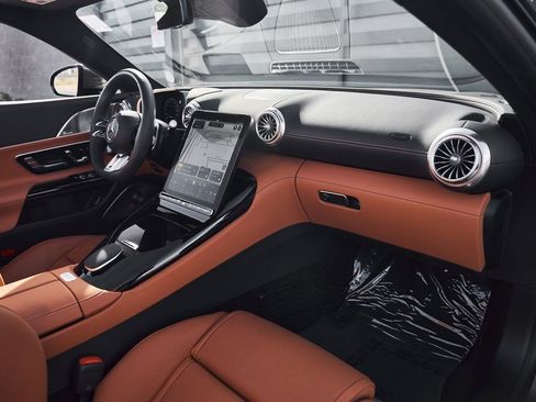 Used 2024 Mercedes-Benz SL 55 AMG 4MATIC image 27