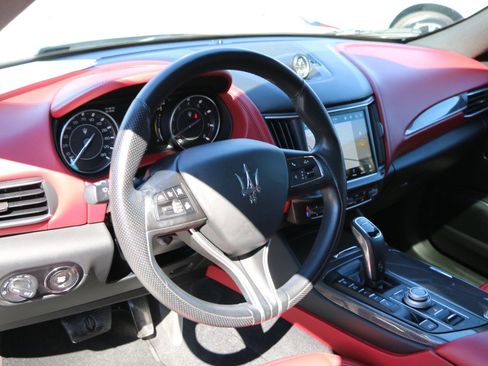 Used 2022 Maserati Levante GT image 20