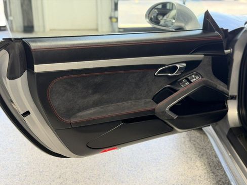 Used 2018 Porsche 911 GT3 RWD image 7