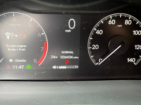 Used 2023 Honda Pilot Touring image 8