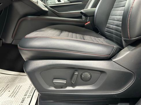 Used 2025 Ford Explorer ST-Line image 12