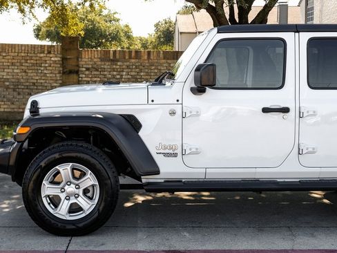 Used 2019 Jeep Wrangler Unlimited Sport S image 21