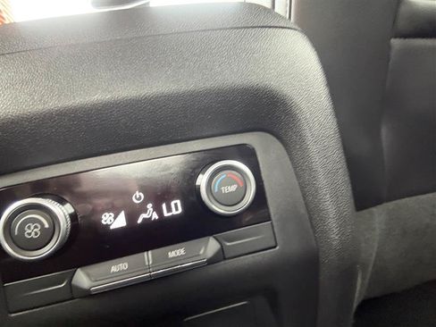 Used 2025 Buick Enclave Preferred AWD/4WD image 30