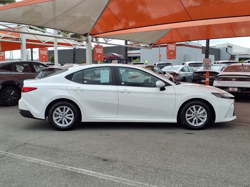 Used 2025 Toyota Camry LE FWD image 3