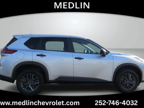 Used 2024 Nissan Rogue S FWD image 6
